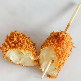 Crispy Ramen Mozzarella