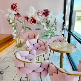 Inside decor is peaceful, inviting and perfect for pictures...