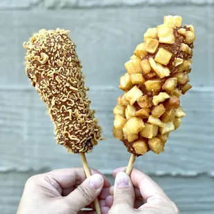 Ig:@eat_with_jeleneeee | Ramen and potato Korean hotdogs