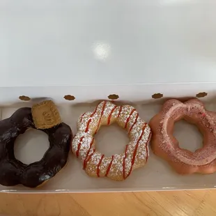 3 Pieces Donuts: Nutella, Raspberry Funnel Cake, Guava