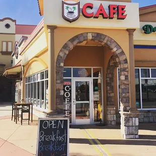 Open for breakfast daily from 8:00 am