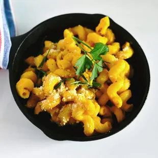 a bowl of macaroni and cheese