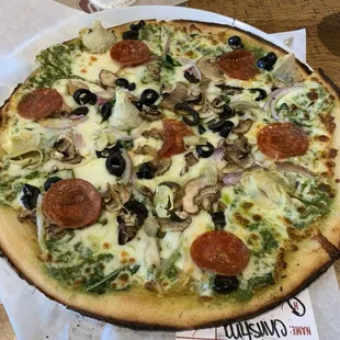 Gluten free crust with choice of my own preference for toppings