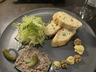 Le Bistro
