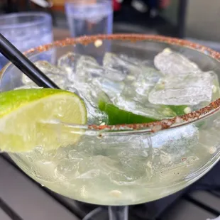 a close up of a margarita