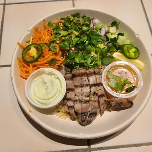 Lemongrass tuna bowl.... tuna skimped today