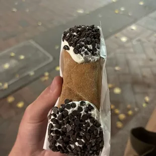 gluten-free chocolate chip cannolo