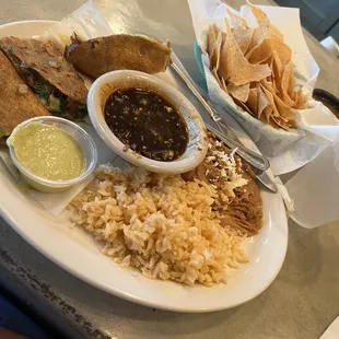 Birria plate and chips