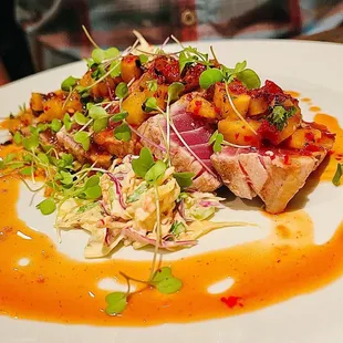 Ahi Tuna w. slaw &amp; tropical mix
