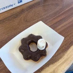 Chocolate mochi doughnut (tasty!)