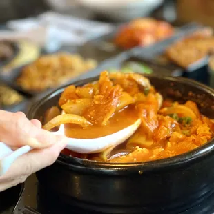 김치찌개 - kimchee chige