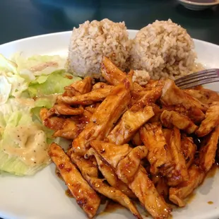 Spicy white chicken with brown rice