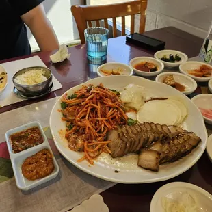 Bossam with raw oysters