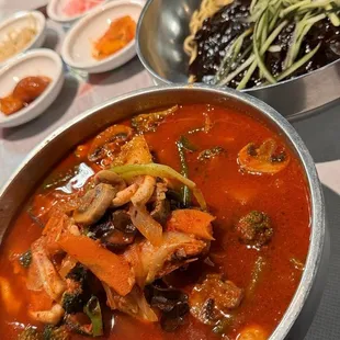 Back: N4 - Noodle in Black Bean Sauce &amp; Front: N5 - Korean Spicy Noodle Soup