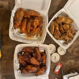 Wings, lemon pepper, honey Bbq and lemon pepper/hot