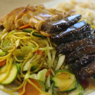 Chicken Breast &amp; Steak - Yakisoba Noodle