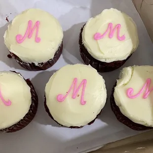 Mother&apos;s Day cupcakes from Moellers Bakery