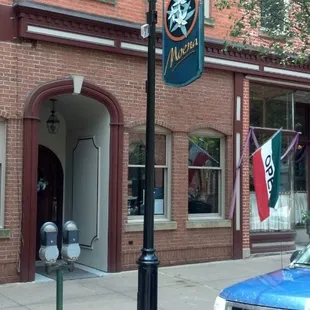 a car parked in front of the restaurant