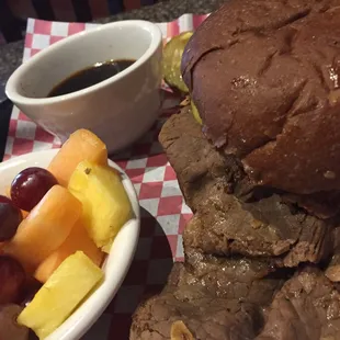 Mayslackers Roast Beef Sandwich