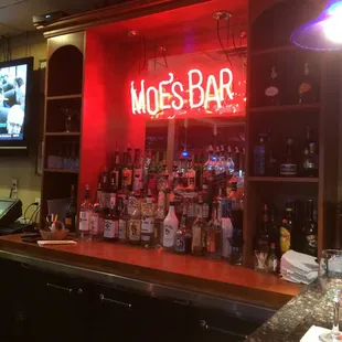 Moe&apos;s bar
