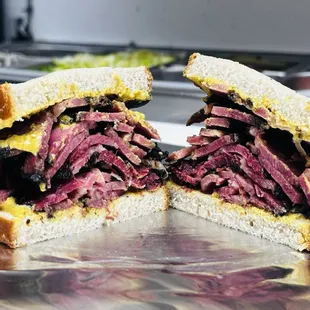 PASTRAMI rye bread SPICY MUSTARD
