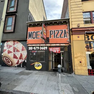 Pizza shop from the movies type vibes legendary find