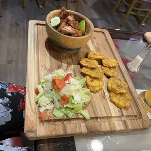 Carnitas con tostones