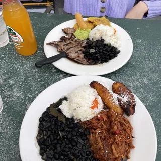 Pabellon Lunch