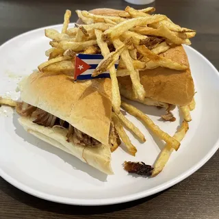 Pan Con Lechon