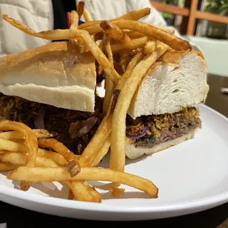 Pan Con Bistec