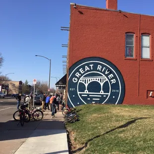 Mojo Monkey Donuts on a 30DOB donut giveaway (that's the congestion in front of the store)