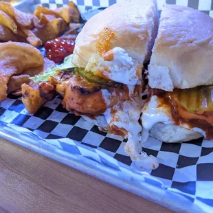 Buffalo chicken sandwich, a little dry and thick chicken breast! Good bun. Good service.
