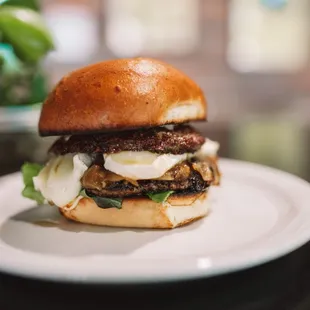 MoJo's Local Tap & Kitchen