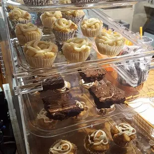 a display of cupcakes