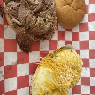 Pulled pork sandwich