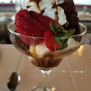 Chocolate Strawberry Brownie Sundae