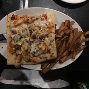 Buffalo grilled chicken flatbread pizza