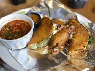 Los Hermanos Mexican Grill