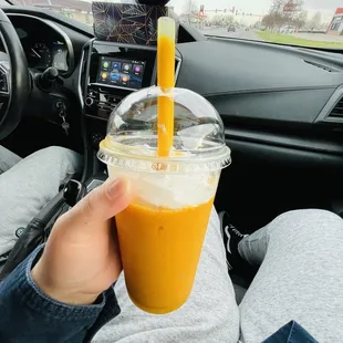*Peach &amp; Mango Smoothie*