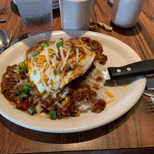 Moke&apos;s Chili Loco moco