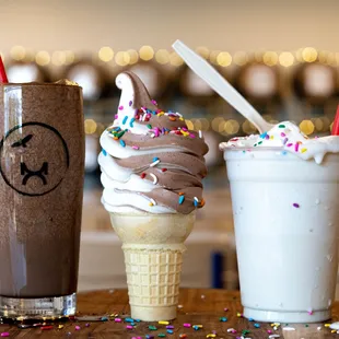 cupcakes, drink