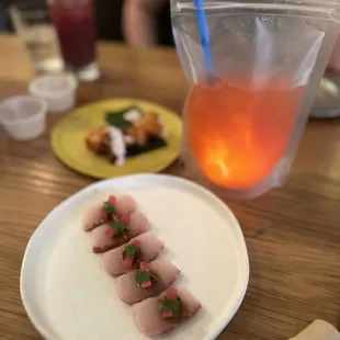 Yellowtail and strawberry adult-capri