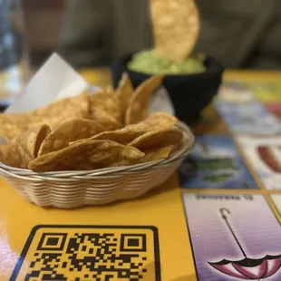 Guacamole, chips &amp; salsa trio