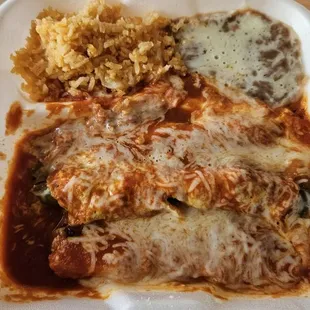 #21 Chili Relleno and Beef Tamale combo. Great! Note there's a typo on their menu and the #20 actually is Chili Relleno and Enchilada.