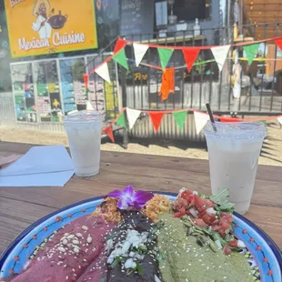 Tres Mole Enchiladas