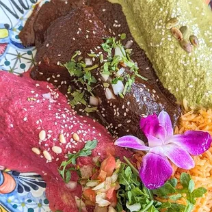 Tres Mole Enchiladas | Instagram: @telephonesmoothie