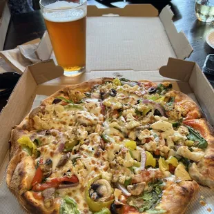 Loose cannon beer pairs well with pizza