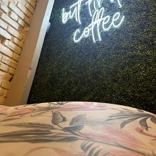 Molinos coffee let's see what's up,  Got the hibiscus iced tea.