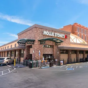 Mollie Stone&apos;s Market Front of Store in Burlingame