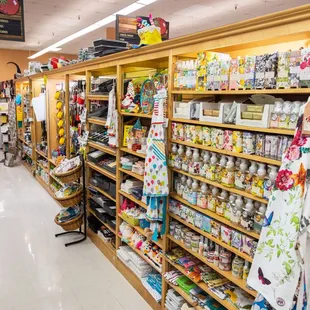 Mollie Stone's Markets Housewares in San Bruno